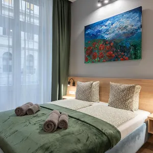 https://holidays-downtown.inbudapesthotels.com